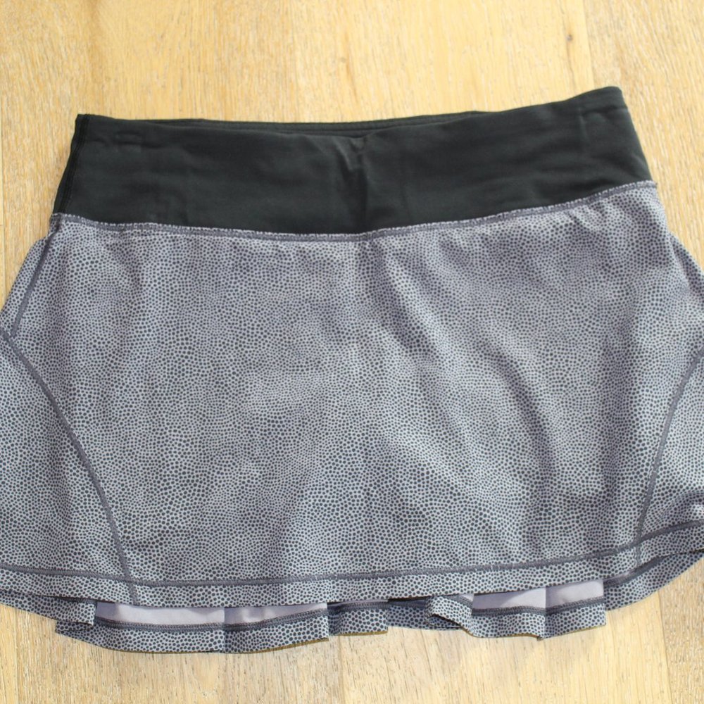 EUC Lululemon Tennis Skirt Circuit Breaker - 6